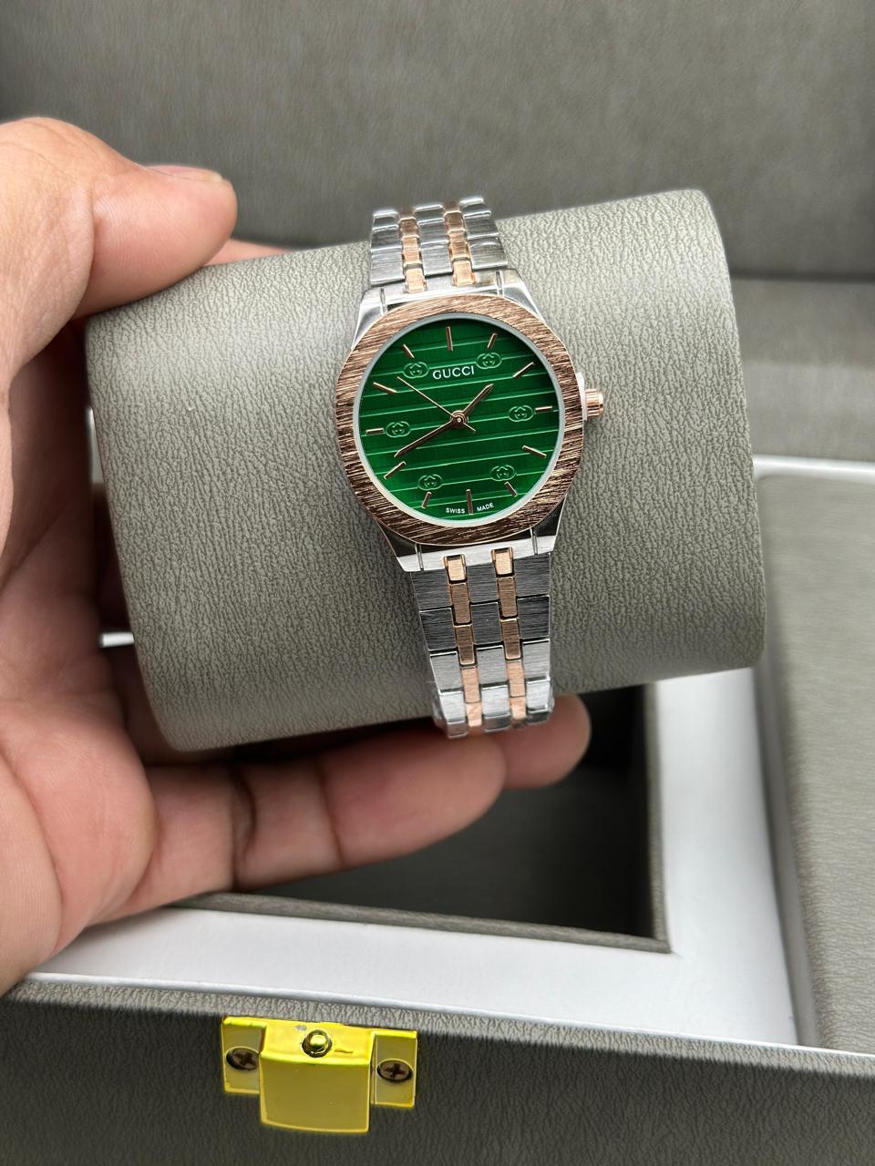 Rose Gold Black Dial Watch for Women – Luxury Metal Strap Design