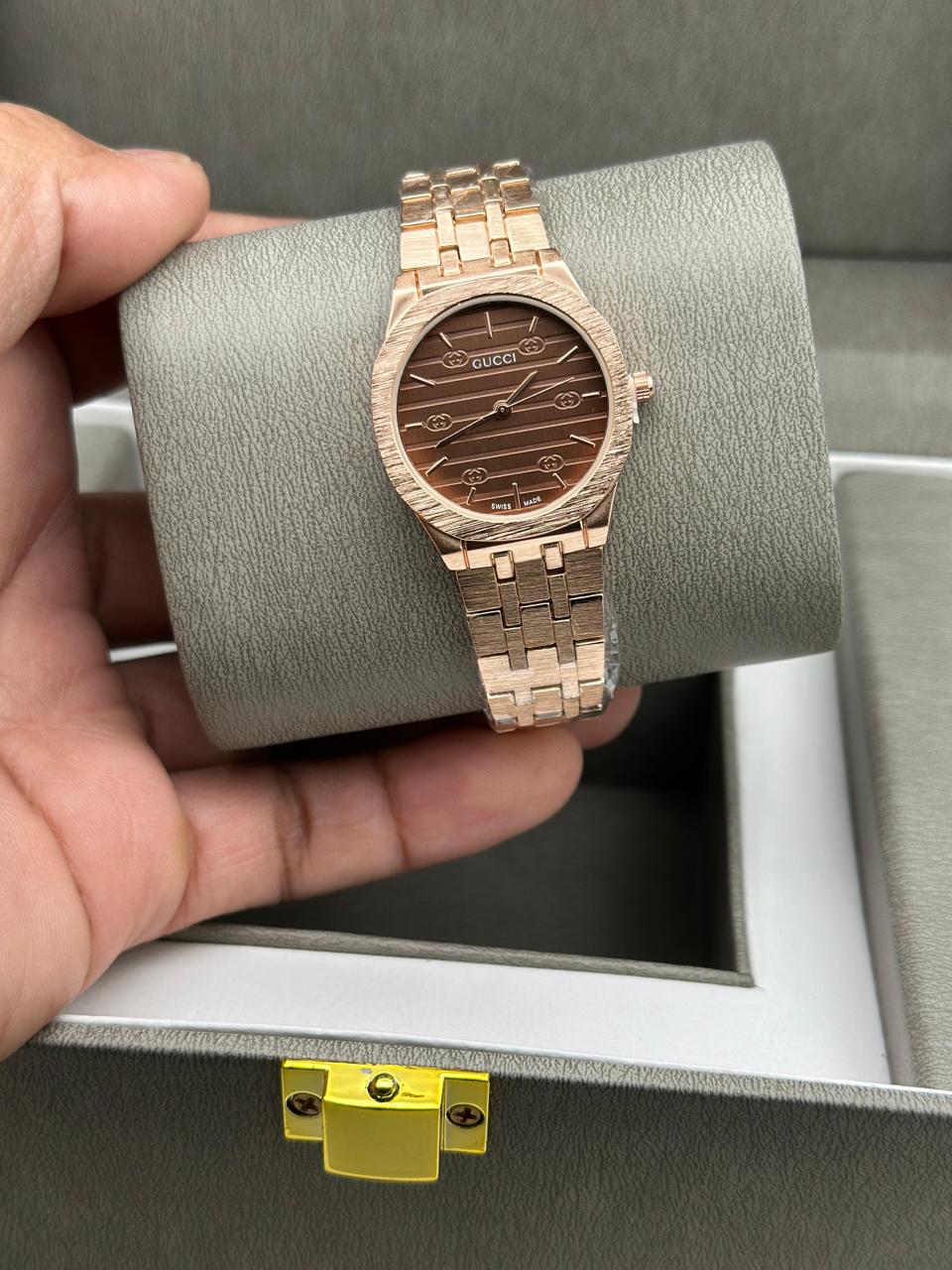 Rose Gold Black Dial Watch for Women – Luxury Metal Strap Design